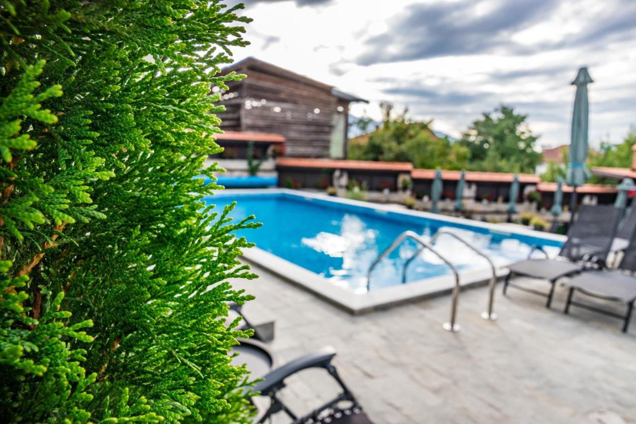 Seven Springs Hotel Banya  Exterior photo